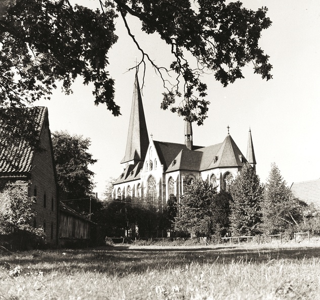 Blick auf die Kirche_1980.jpg