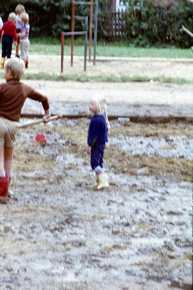 73_Sanierung_Kinderspielplatz_1973-spd-rox.jpg