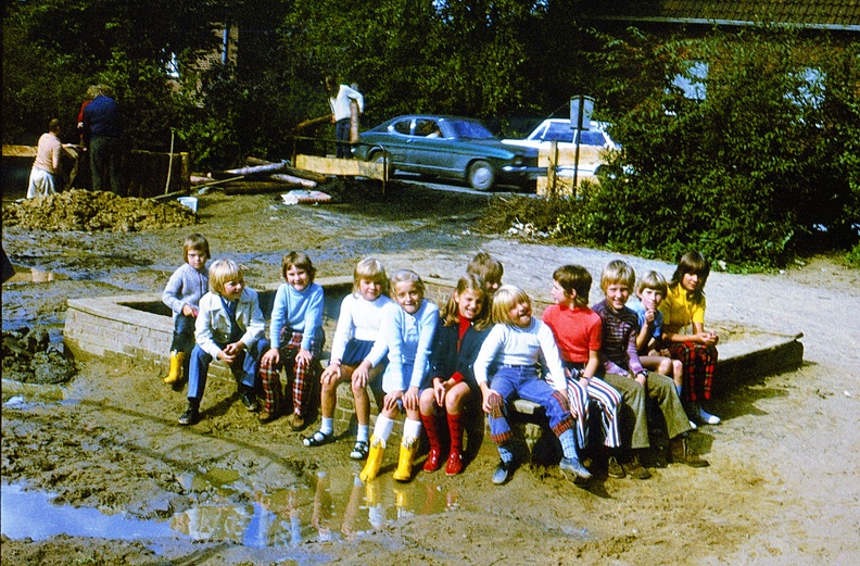 76_Sanierung_Kinderspielplatz_1973-spd-rox.jpg