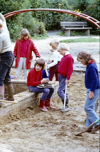65_Sanierung_Kinderspielplatz_1973-spd-rox.jpg