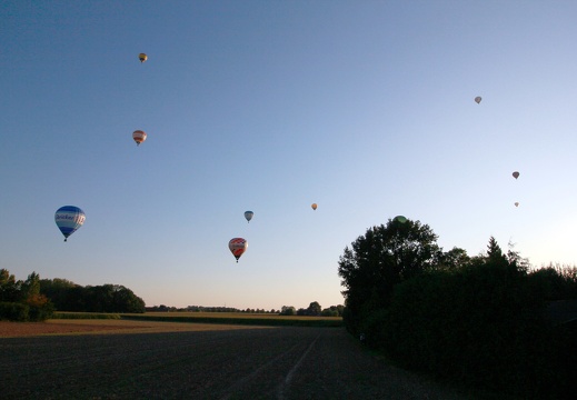 Montgolfiade-Heißluftballons_beim_Rüschenfeld